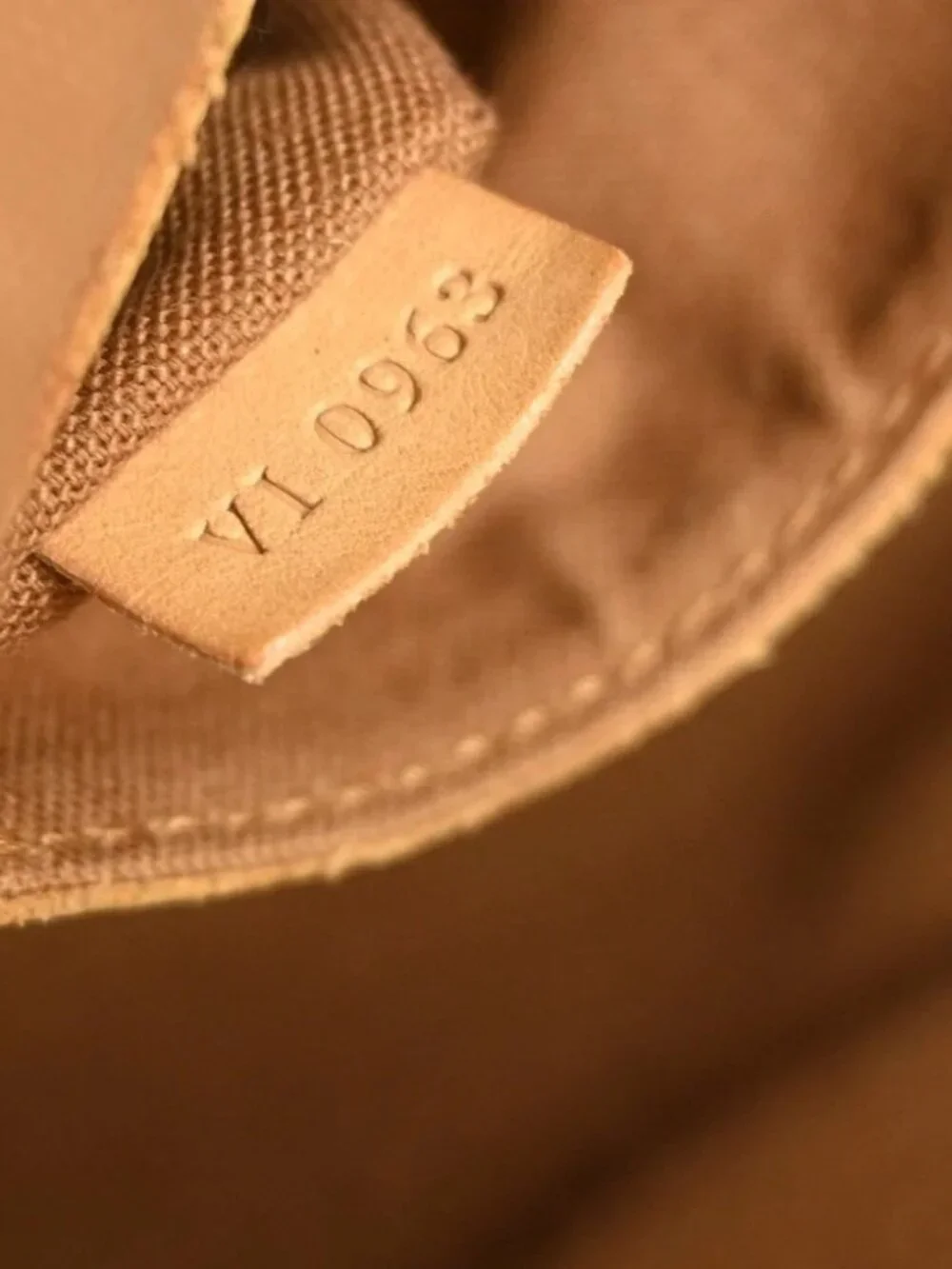 LOUIS VUITTON ALMA HANDBAG MONOGRAM